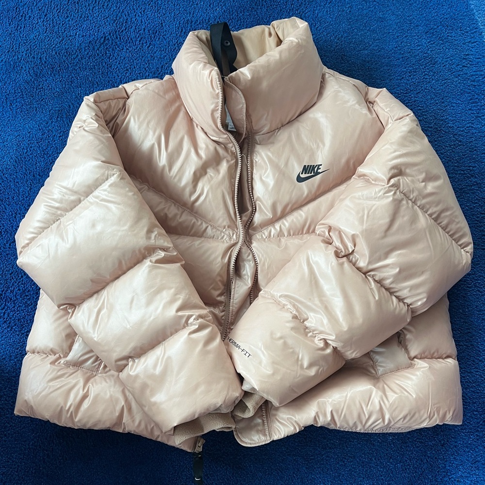 Nike Women's Blush Puffer Jacket, like new. Worn once.